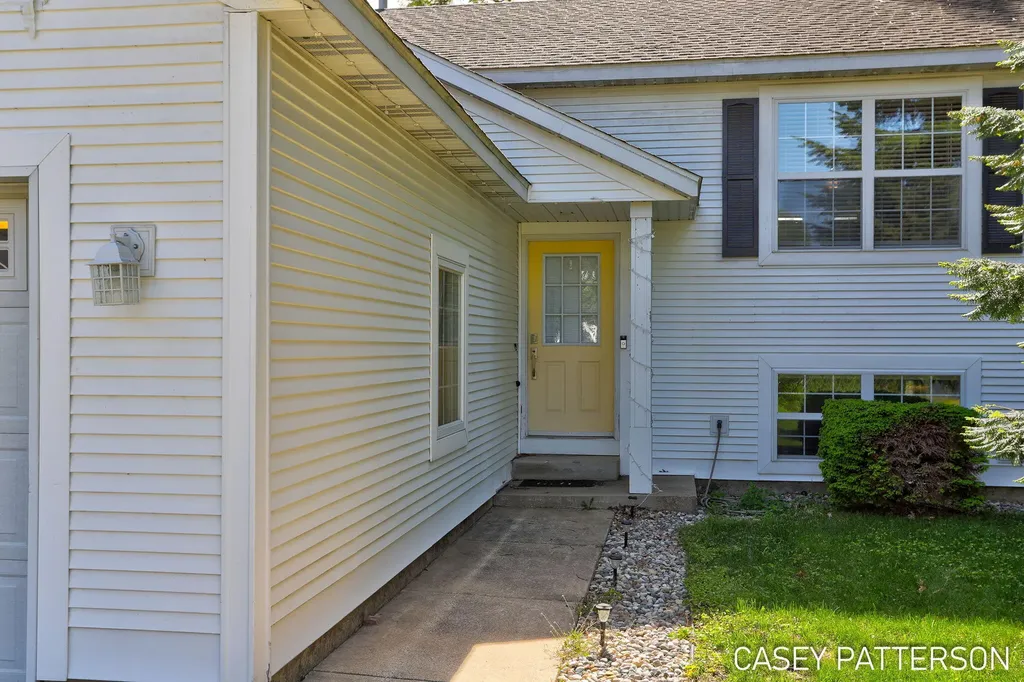 94 Elwood Court Holland Charter Township MI 49424
