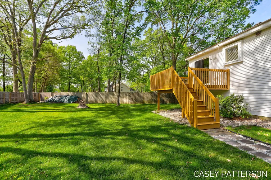 94 Elwood Court Holland Charter Township MI 49424