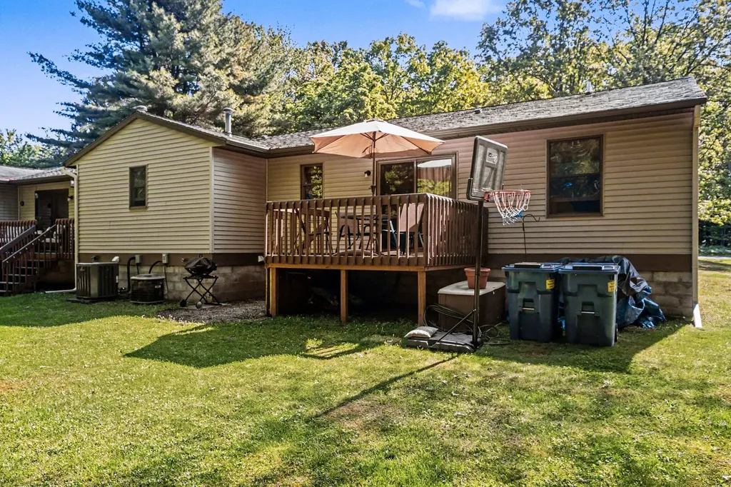 18341-43 148th Avenue Spring Lake Township MI 49456