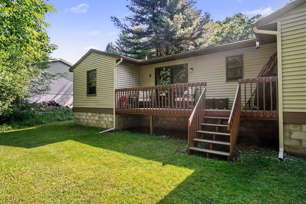 18341-43 148th Avenue Spring Lake Township MI 49456