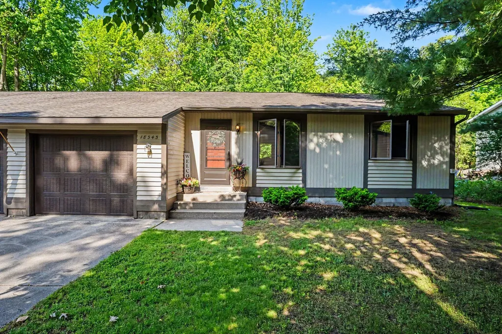 18341-43 148th Avenue Spring Lake Township MI 49456