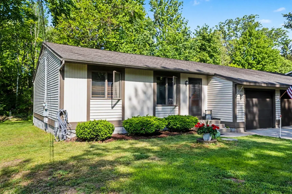 18341-43 148th Avenue Spring Lake Township MI 49456
