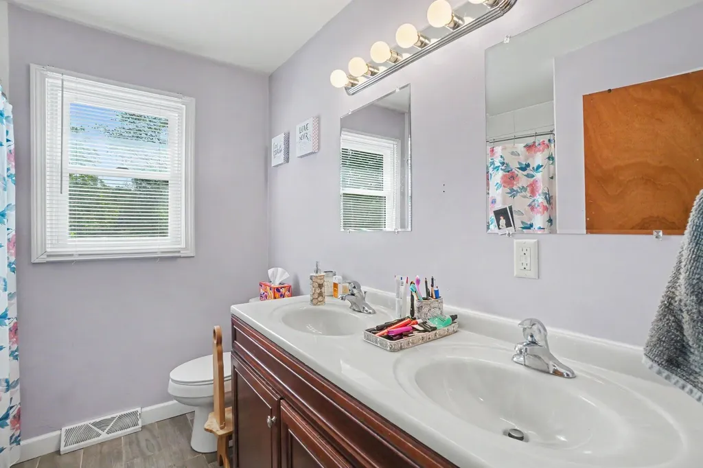 3562 142nd Avenue Holland Charter Township MI 49424