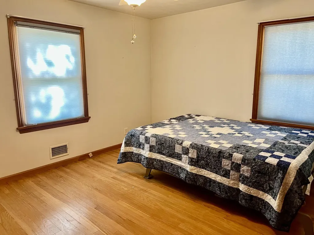 1892 Crestwood Lane Norton Shores City MI 49441