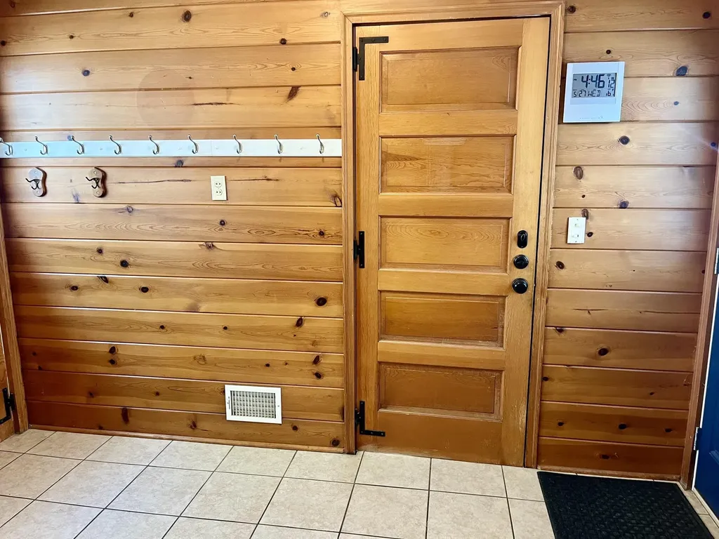 1892 Crestwood Lane Norton Shores City MI 49441