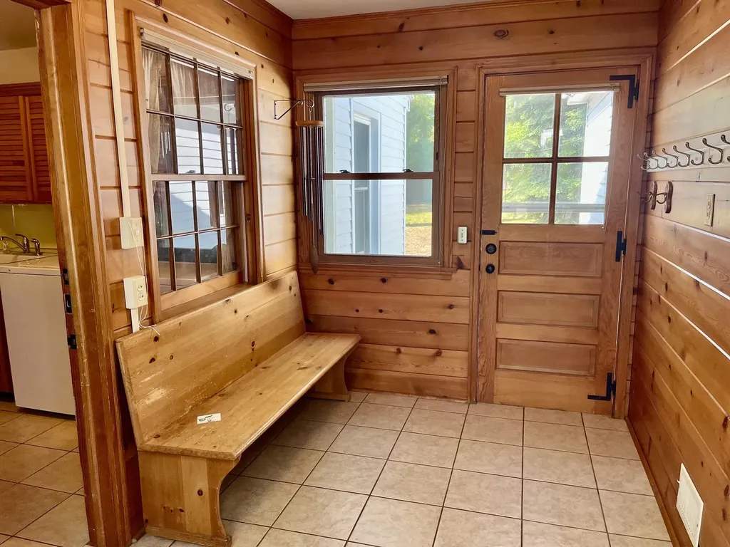 1892 Crestwood Lane Norton Shores City MI 49441