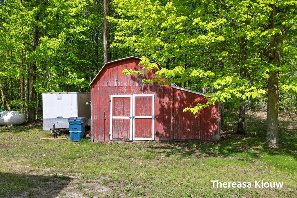 6969 E Pontaluna Road Fruitport Charter Township MI 49415