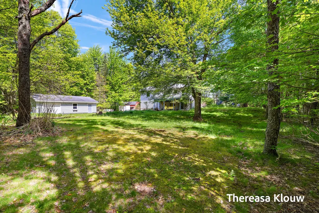 6969 E Pontaluna Road Fruitport Charter Township MI 49415