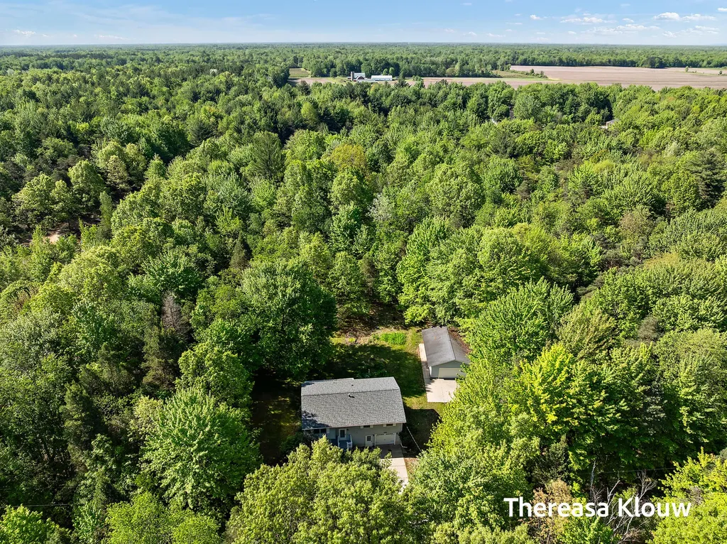 6969 E Pontaluna Road Fruitport Charter Township MI 49415