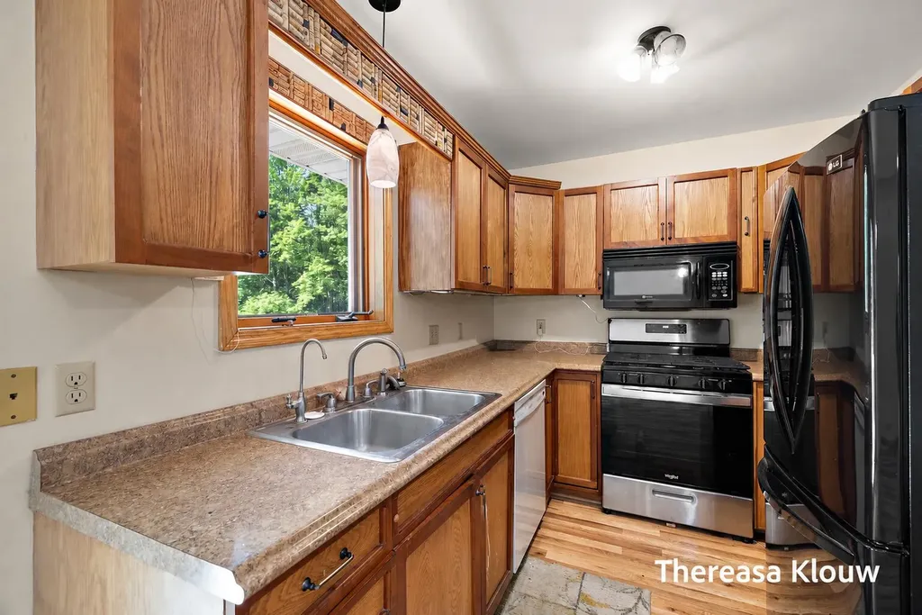 6969 E Pontaluna Road Fruitport Charter Township MI 49415