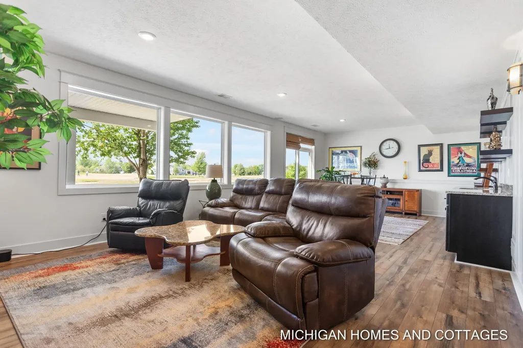 4401 Grand Point Holland Charter Township MI 49424