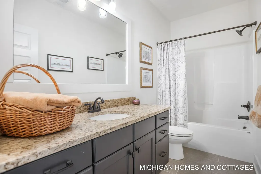 4401 Grand Point Holland Charter Township MI 49424