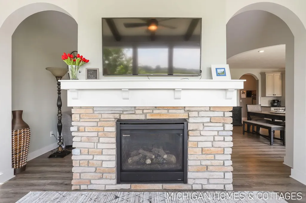 4401 Grand Point Holland Charter Township MI 49424