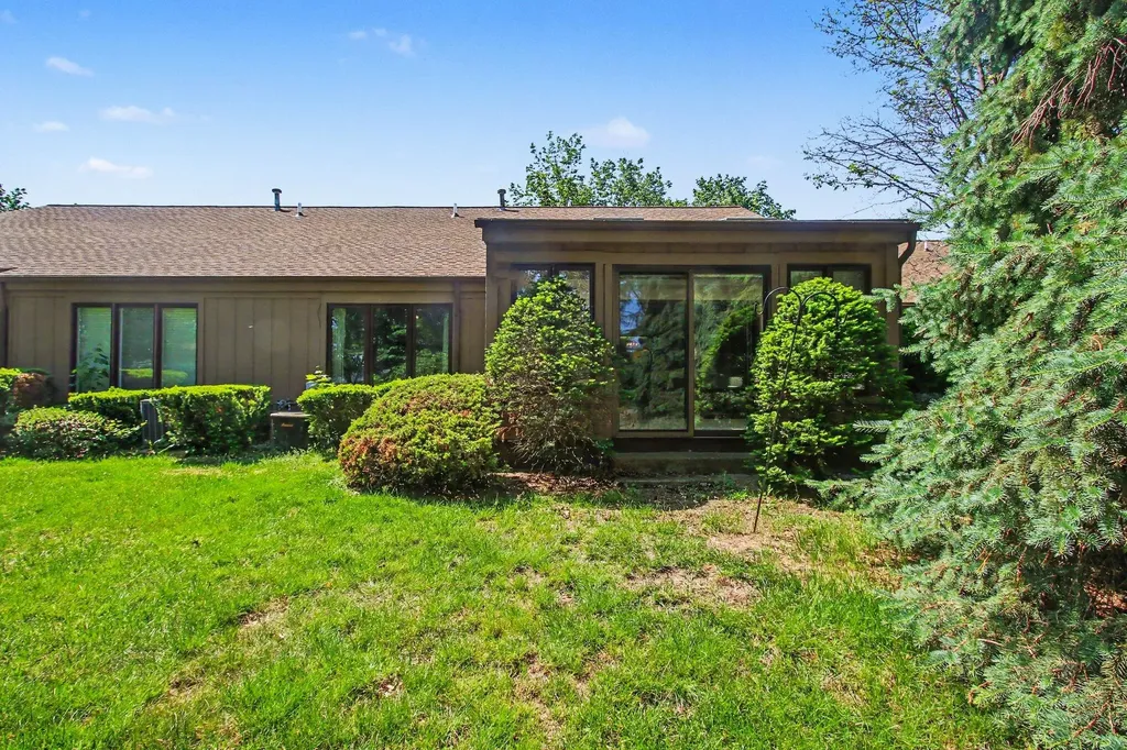 293 Chatham Avenue Holland City MI 49423