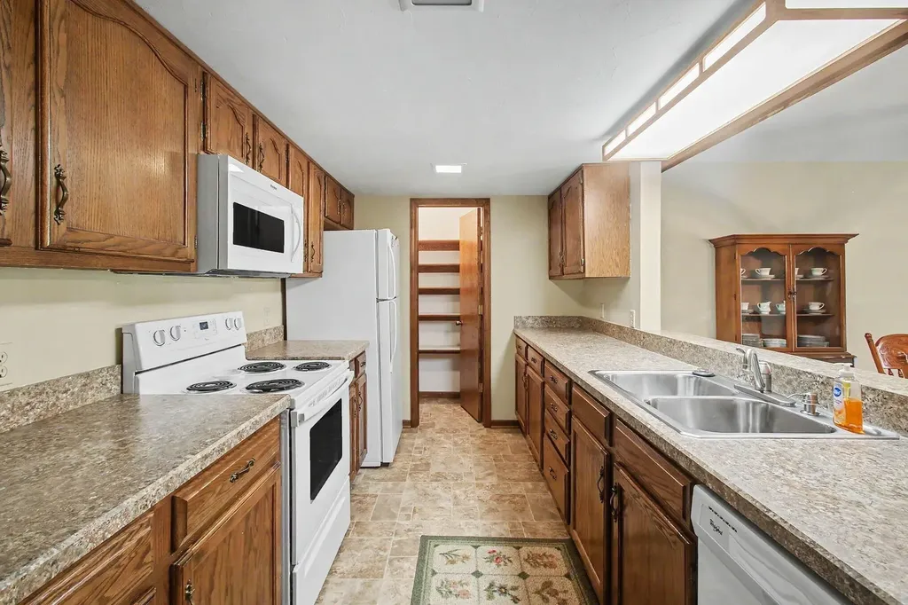 293 Chatham Avenue Holland City MI 49423