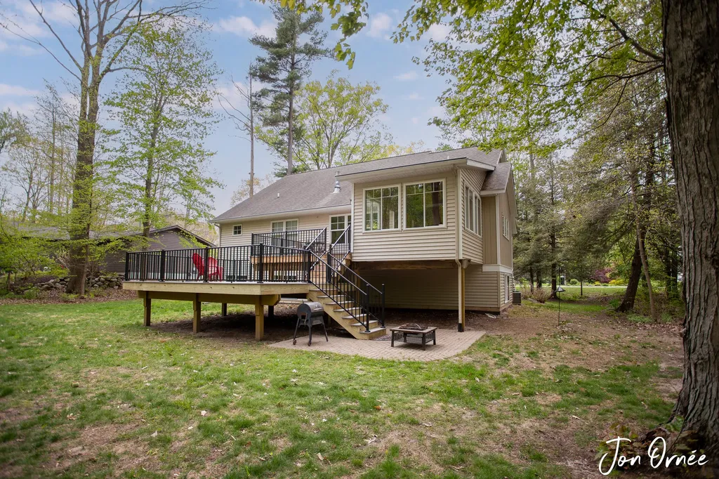 3359 Gaslight Lane Saugatuck Township MI 49453