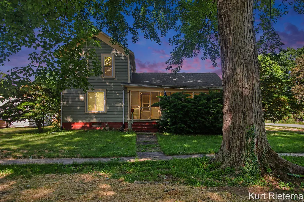 220 Hamilton Avenue Bangor City MI 49013