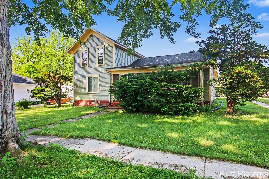 220 Hamilton Avenue Bangor City MI 49013