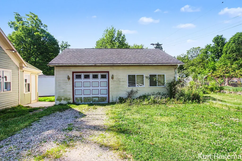 220 Hamilton Avenue Bangor City MI 49013