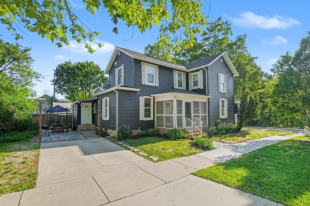 416 Center Street South Haven City MI 49090