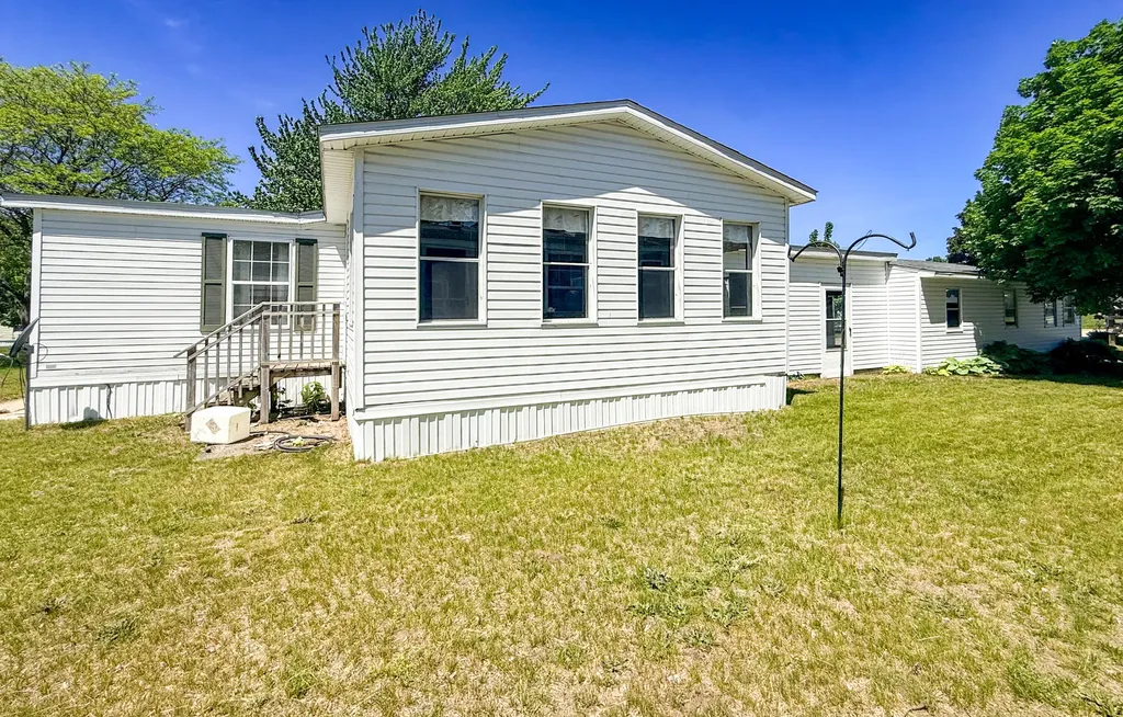 121 Elm Court Muskegon Charter Township MI 49445