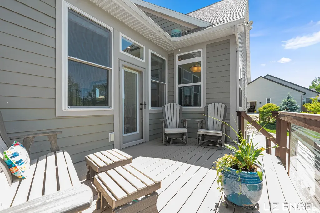 6689 Yamoto Way Saugatuck Township MI 49408