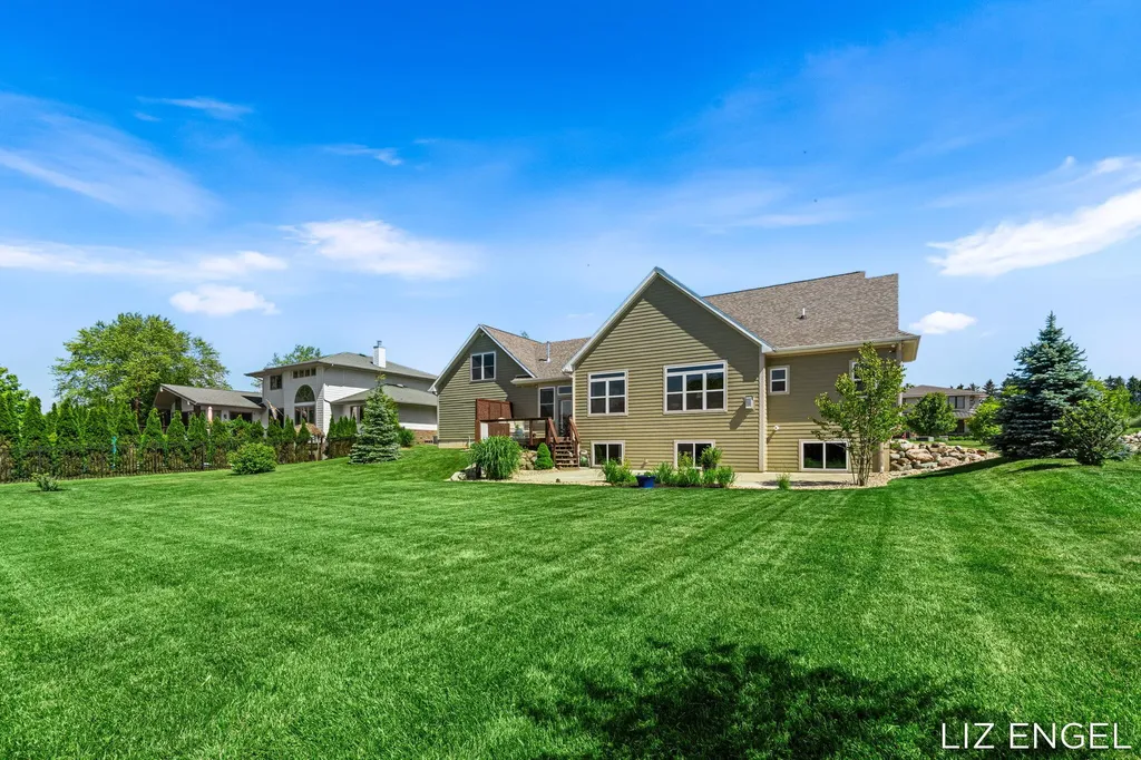 6689 Yamoto Way Saugatuck Township MI 49408