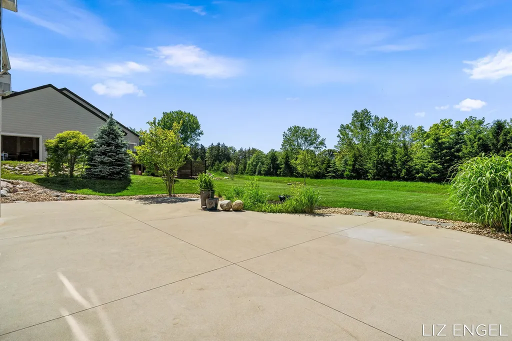 6689 Yamoto Way Saugatuck Township MI 49408