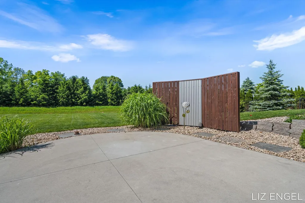 6689 Yamoto Way Saugatuck Township MI 49408