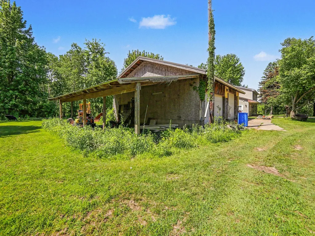 3131 Riley Thompson Road Dalton Township MI 49457