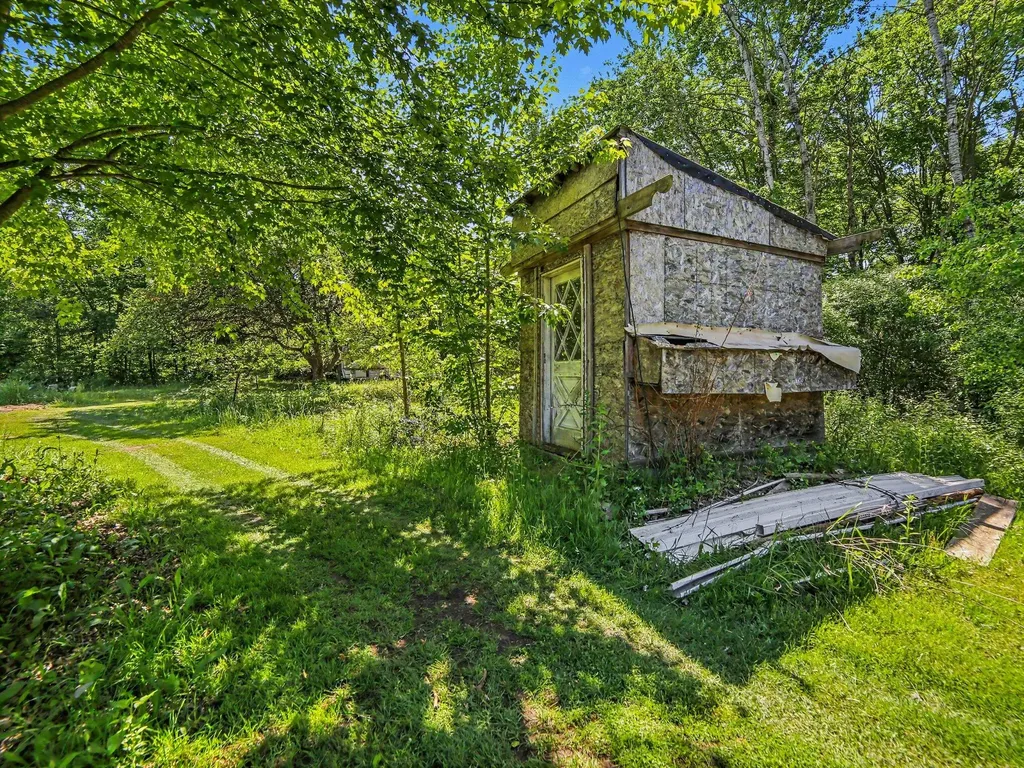 3131 Riley Thompson Road Dalton Township MI 49457