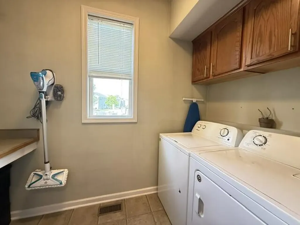3725 Shearwater Lane East Lansing City MI 48823