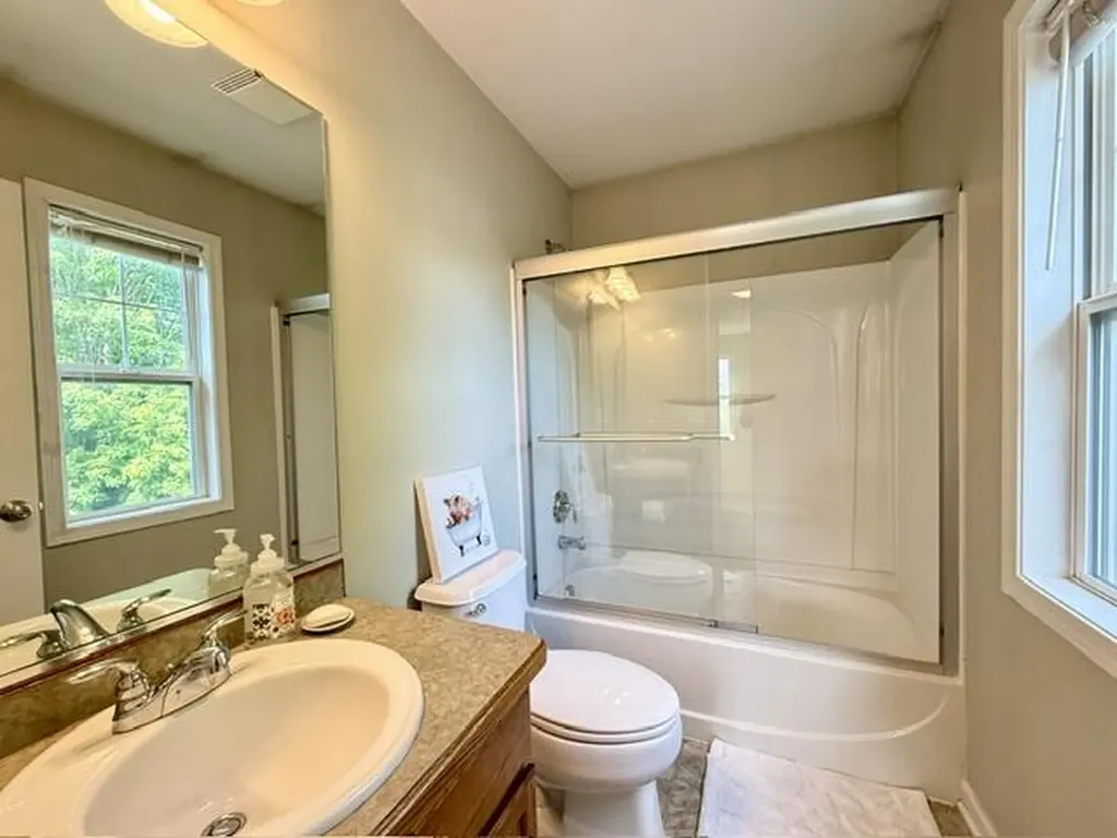 3725 Shearwater Lane East Lansing City MI 48823