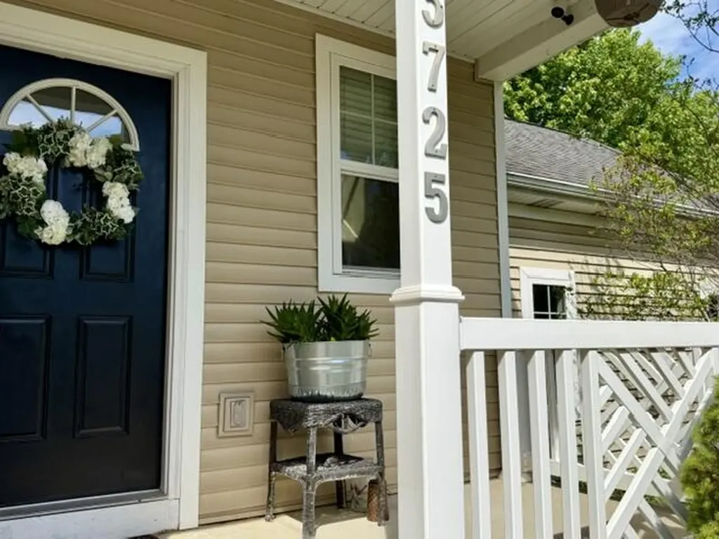 3725 Shearwater Lane East Lansing City MI 48823