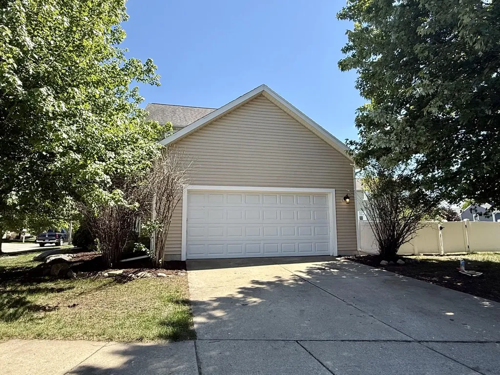 3725 Shearwater Lane East Lansing City MI 48823