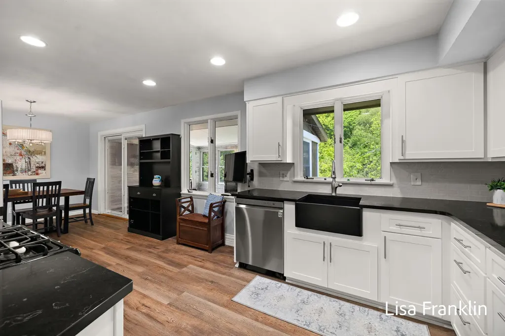 1007 Orchard Avenue Grand Haven City MI 49417
