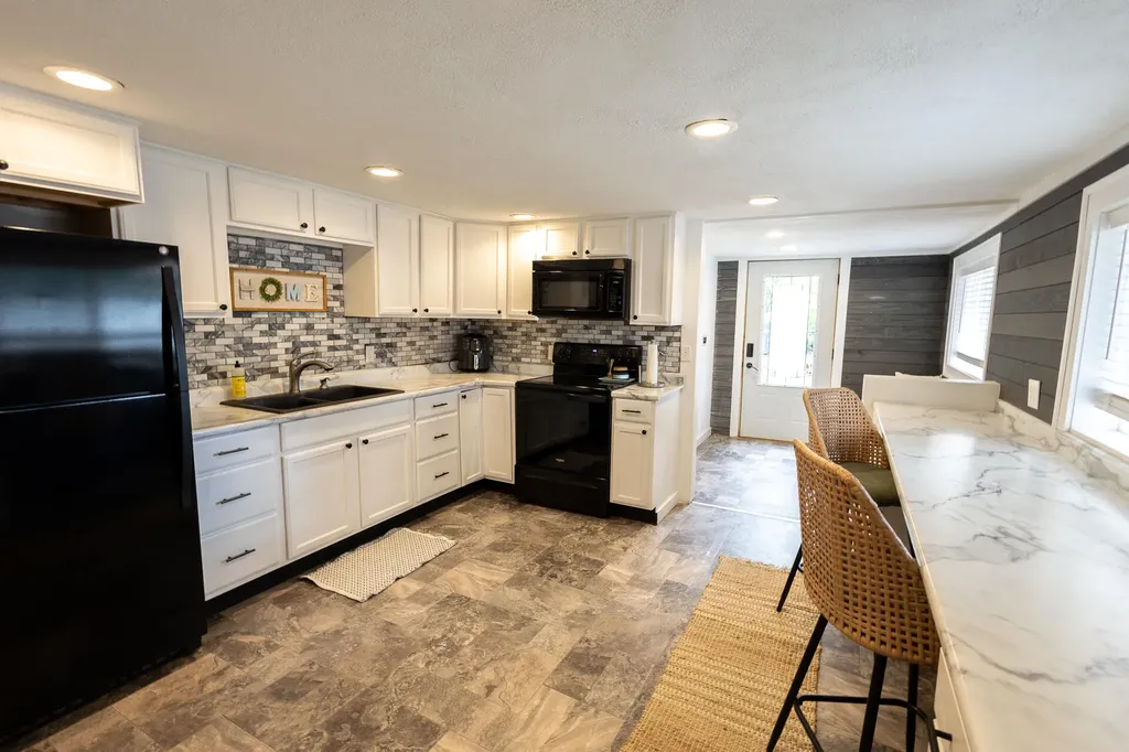 140 E South Avenue Unknown City MI 49421