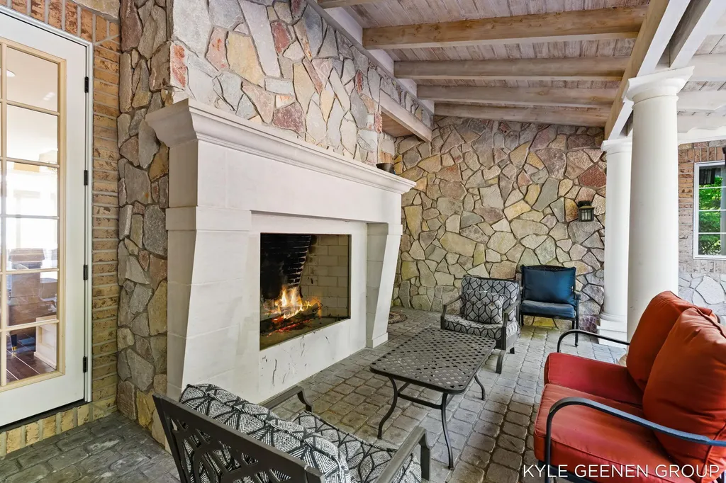 2817 Lakeshore Drive Saugatuck Township MI 49408