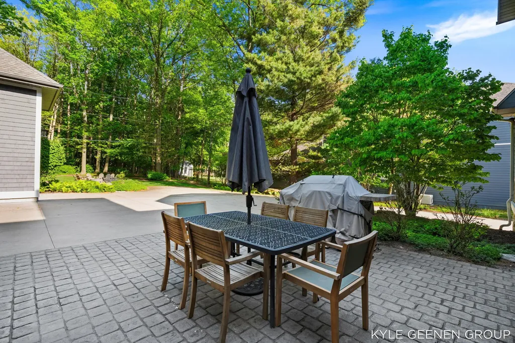 2817 Lakeshore Drive Saugatuck Township MI 49408