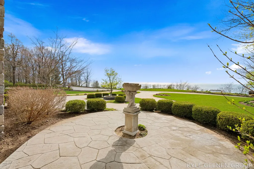 2817 Lakeshore Drive Saugatuck Township MI 49408
