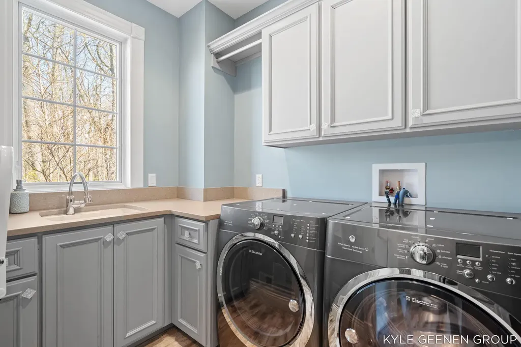 2817 Lakeshore Drive Saugatuck Township MI 49408