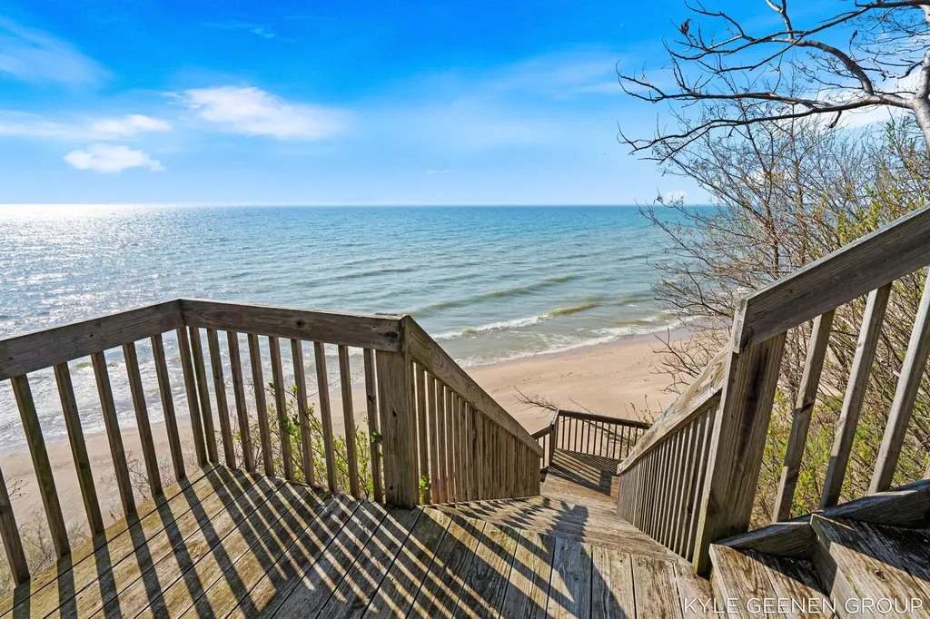 2817 Lakeshore Drive Saugatuck Township MI 49408