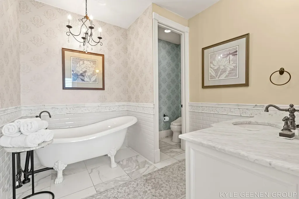 2817 Lakeshore Drive Saugatuck Township MI 49408