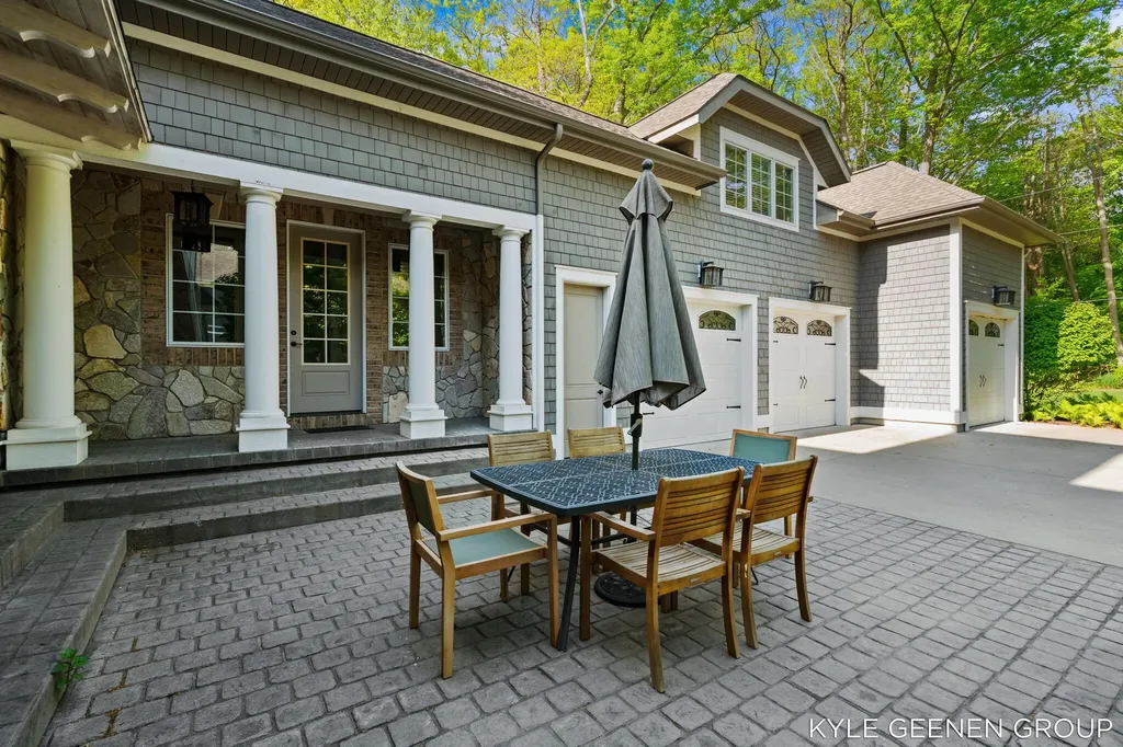 2817 Lakeshore Drive Saugatuck Township MI 49408