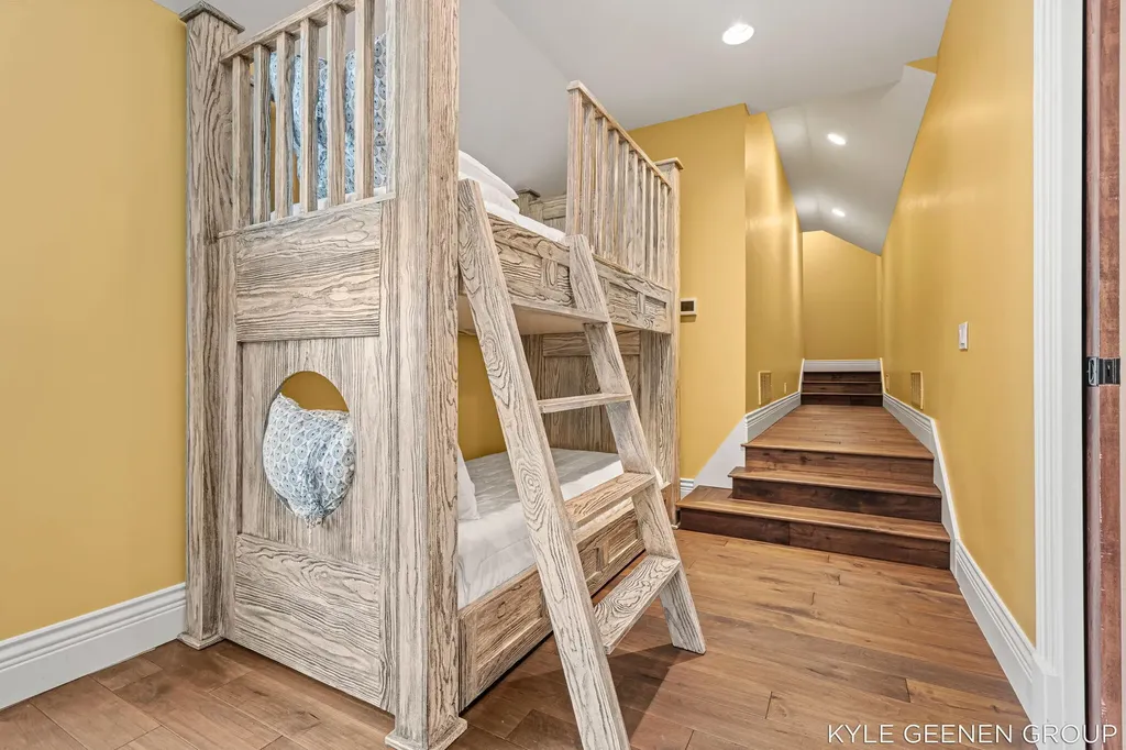 2817 Lakeshore Drive Saugatuck Township MI 49408