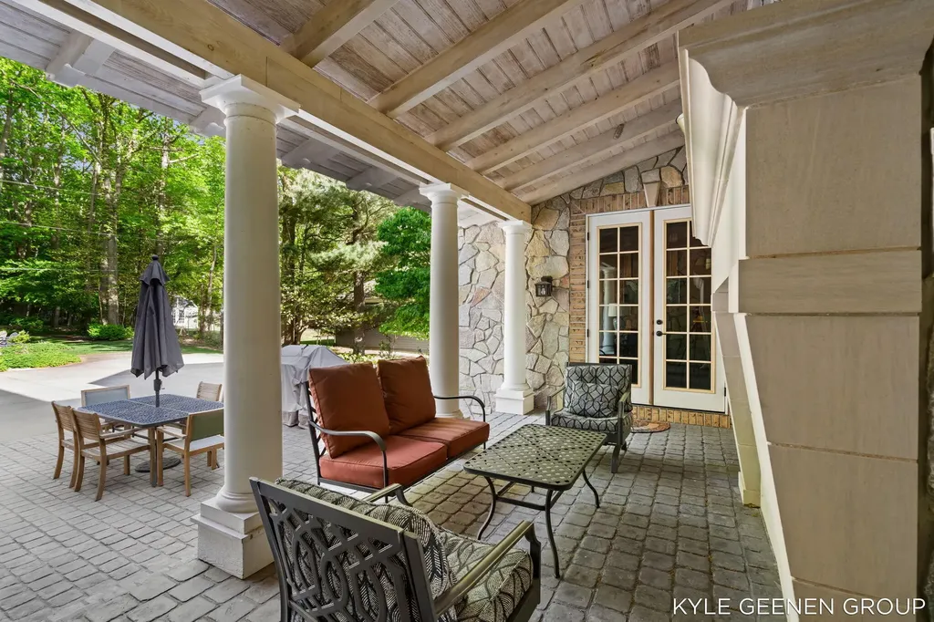 2817 Lakeshore Drive Saugatuck Township MI 49408