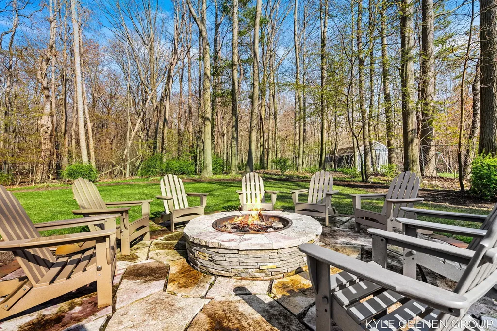 2817 Lakeshore Drive Saugatuck Township MI 49408