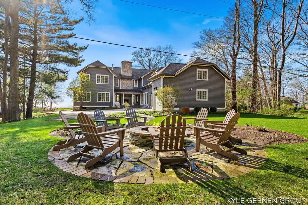 2817 Lakeshore Drive Saugatuck Township MI 49408