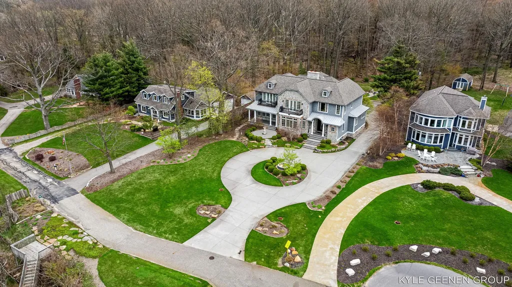 2817 Lakeshore Drive Saugatuck Township MI 49408