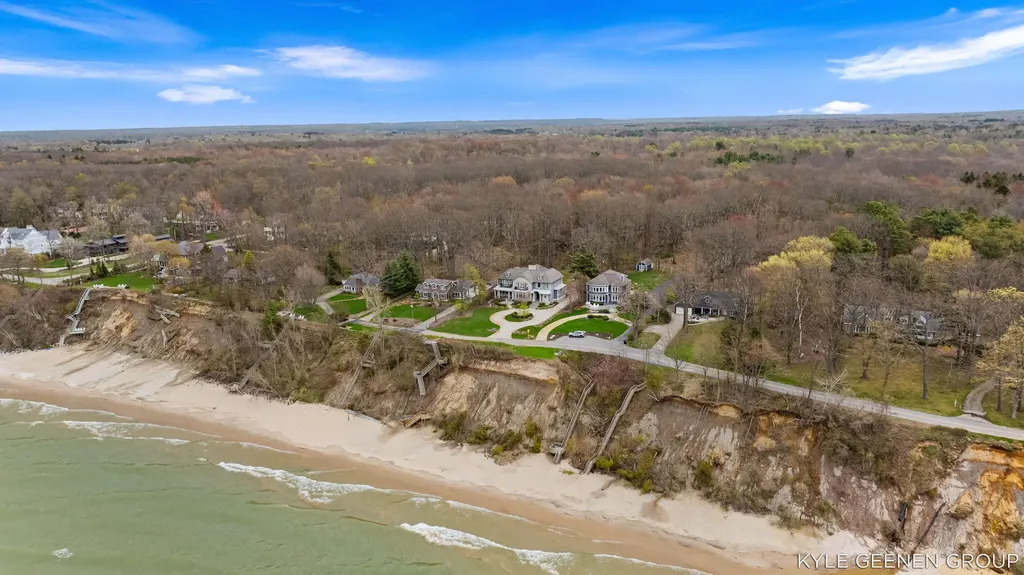 2817 Lakeshore Drive Saugatuck Township MI 49408